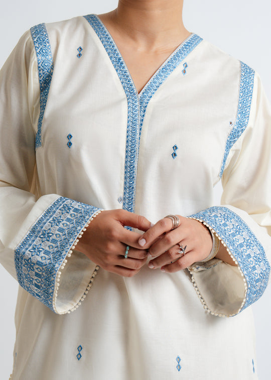 ELEGANCE Off-WHITE BLUE CHICKEN-KARI EMBROIDERED STITCHED DRESS