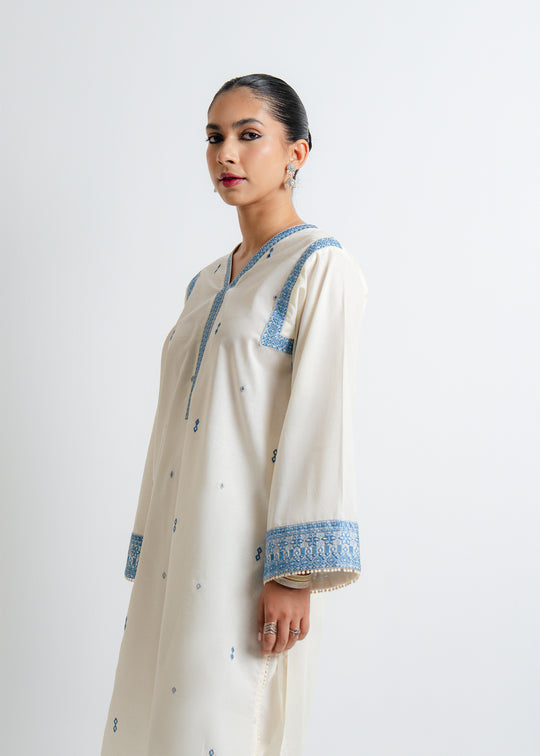 ELEGANCE Off-WHITE BLUE CHICKEN-KARI EMBROIDERED STITCHED DRESS