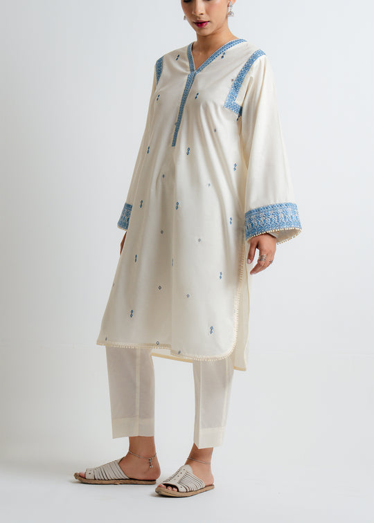 ELEGANCE Off-WHITE BLUE CHICKEN-KARI EMBROIDERED STITCHED DRESS